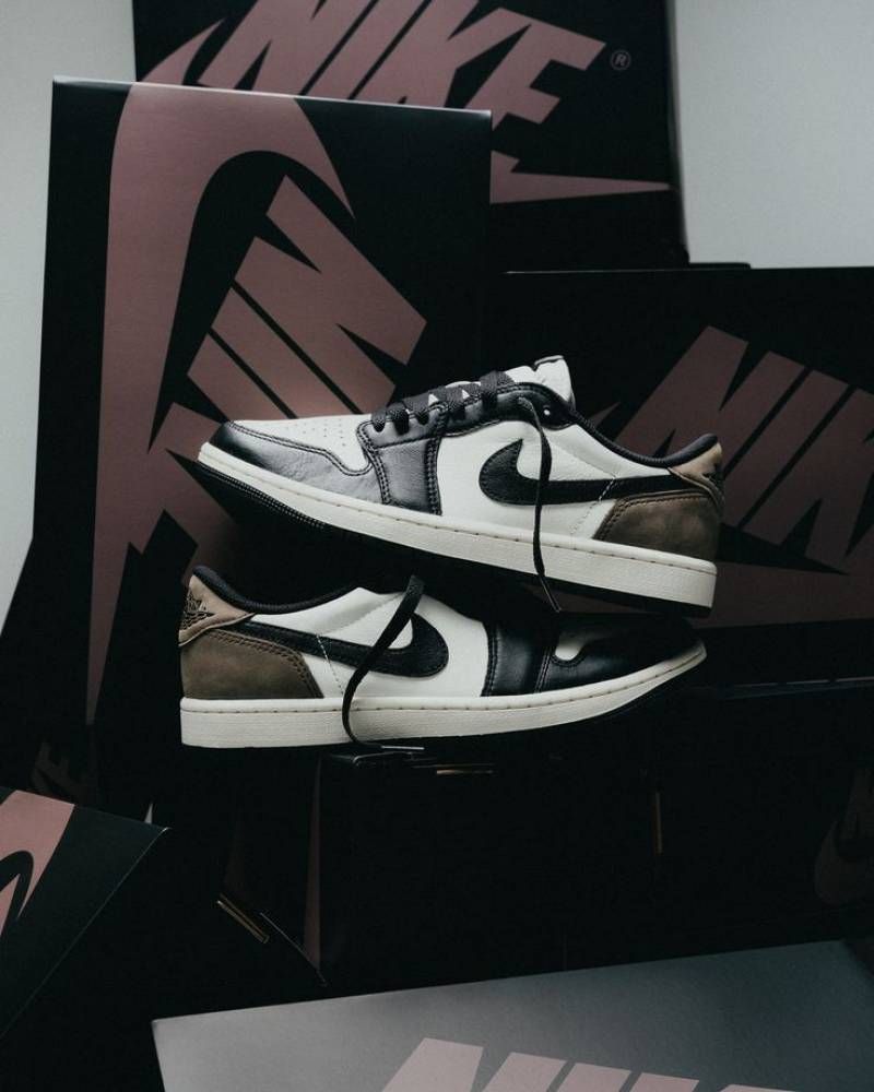 Air Jordan 1 Retro Low OG Mocha UA view 2